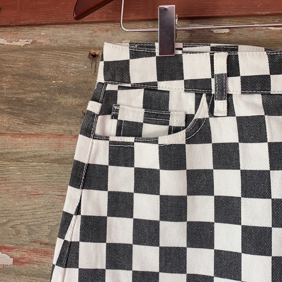 Urban Outfitters Denim Skirt! NWT! Size Medium! - Picture 3 of 8